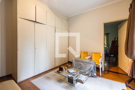 Casa à venda com 440m², 5 quartos e 2 vagasQuarto 1