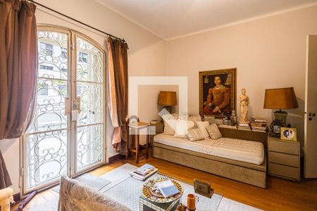 Casa à venda com 440m², 5 quartos e 2 vagasQuarto 1