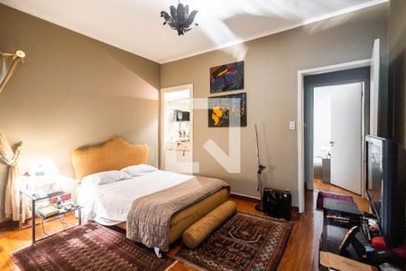 Casa à venda com 440m², 5 quartos e 2 vagasSuíte