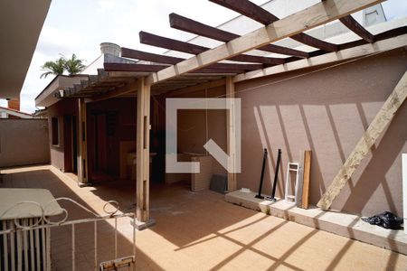 Casa para alugar com 198m², 3 quartos e 4 vagasQuintal