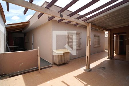 Casa para alugar com 198m², 3 quartos e 4 vagasQuintal