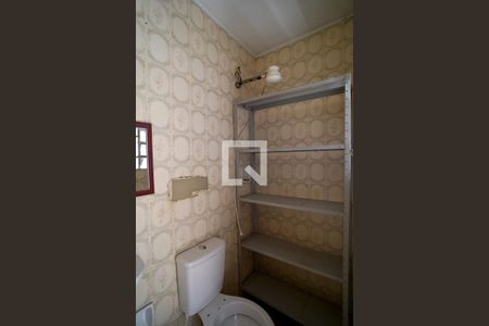 Casa para alugar com 198m², 3 quartos e 4 vagasBanheiro da Edícula