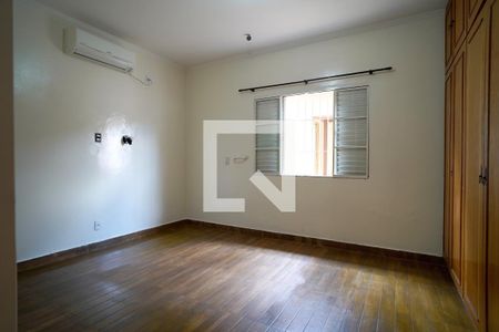 Casa para alugar com 198m², 3 quartos e 4 vagasSuíte 1