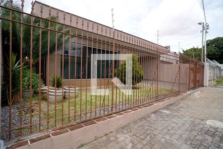Casa para alugar com 198m², 3 quartos e 4 vagasFachada