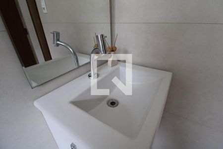 Casa à venda com 120m², 2 quartos e 2 vagasPia do banheiro