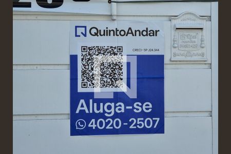 Apartamento para alugar com 42m², 2 quartos e 1 vaga Apartamento para alugar com 42m², 2 quartos e 1 vagaPlaquinha instalada no portão do imóvel