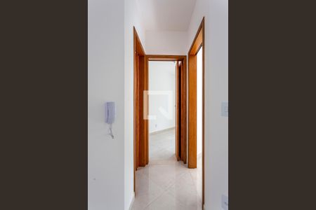 Corredor de apartamento para alugar com 2 quartos, 42m² em Jardim Las Vegas, Santo André