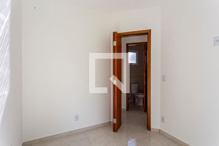 Quarto 2 de apartamento para alugar com 2 quartos, 42m² em Jardim Las Vegas, Santo André