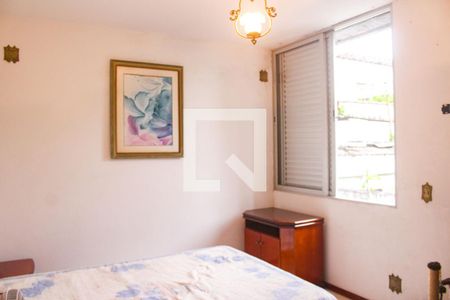 Quarto 2 de casa à venda com 4 quartos, 230m² em Jardim Prudência, São Paulo