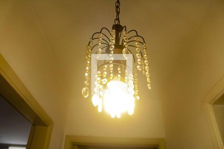 Casa à venda com 230m², 4 quartos e 3 vagasDetalhe