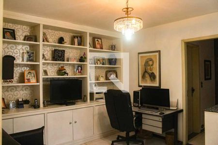 Casa à venda com 230m², 4 quartos e 3 vagasEscritório