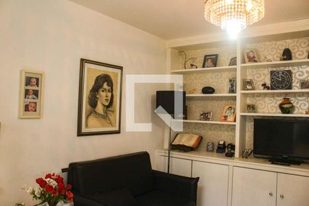 Casa à venda com 230m², 4 quartos e 3 vagasEscritório