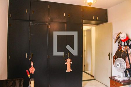 Closet do quarto 2 de casa à venda com 4 quartos, 230m² em Jardim Prudência, São Paulo