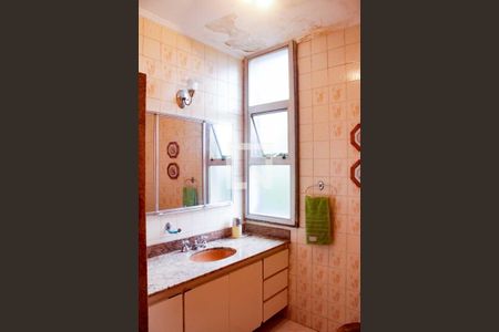 Casa à venda com 230m², 4 quartos e 3 vagasBanheiro da Suíte 4