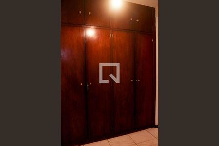 Casa à venda com 230m², 4 quartos e 3 vagasCloset do quarto 4