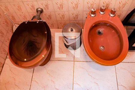 Casa à venda com 230m², 4 quartos e 3 vagasBanheiro da Suíte 4