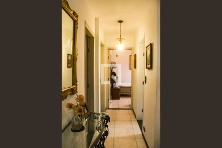 Casa à venda com 230m², 4 quartos e 3 vagasCorredor