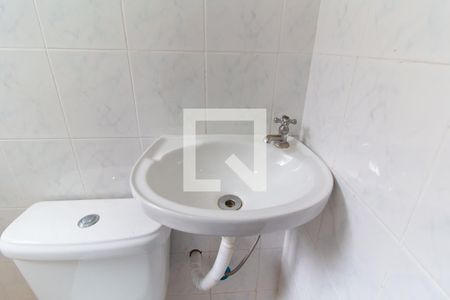 Banheiro de casa para alugar com 1 quarto, 20m² em Vila Santo Estevão, São Paulo