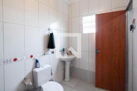 Casa à venda com 280m², 2 quartos e 2 vagasBanheiro social 