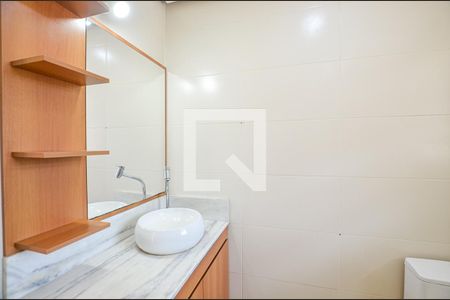 Banheiro de apartamento à venda com 1 quarto, 52m² em Fátima, Niterói