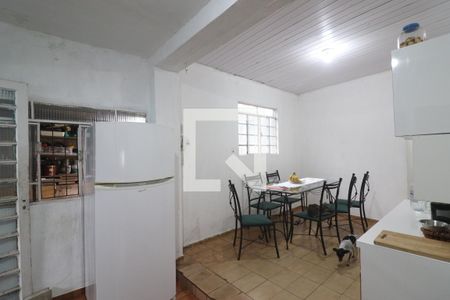 Casa à venda com 100m², 3 quartos e 2 vagasCozinha 