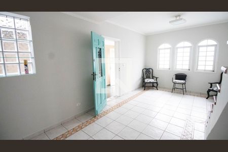 Sala de casa à venda com 3 quartos, 220m² em Conjunto Residencial Novo Pacaembu, São Paulo