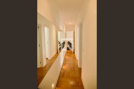 Corredor  de apartamento à venda com 3 quartos, 120m² em Lagoa, Rio de Janeiro