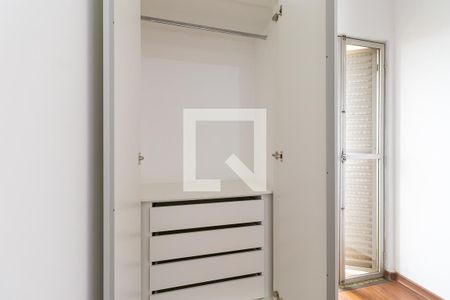 Apartamento para alugar com 105m², 3 quartos e 2 vagasQuarto 2 - Armários