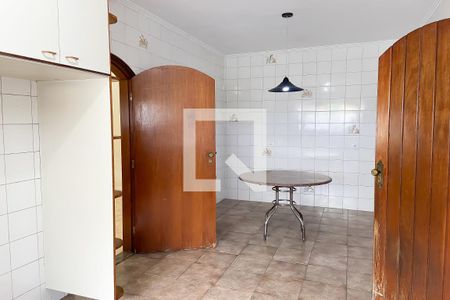 Casa à venda com 213m², 3 quartos e 3 vagas Casa à venda com 213m², 3 quartos e 3 vagasCozinha