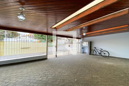 Casa à venda com 213m², 3 quartos e 3 vagas Casa à venda com 213m², 3 quartos e 3 vagasGaragem