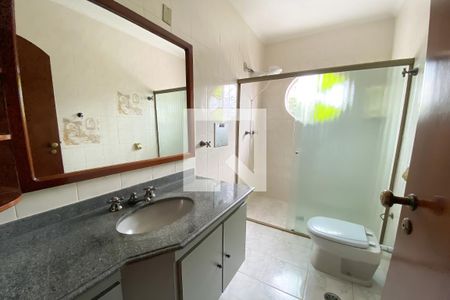 Casa à venda com 213m², 3 quartos e 3 vagas Casa à venda com 213m², 3 quartos e 3 vagasBanheiro 2