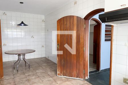 Casa à venda com 213m², 3 quartos e 3 vagas Casa à venda com 213m², 3 quartos e 3 vagasCozinha