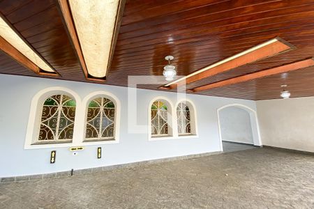 Casa à venda com 213m², 3 quartos e 3 vagas Casa à venda com 213m², 3 quartos e 3 vagasGaragem