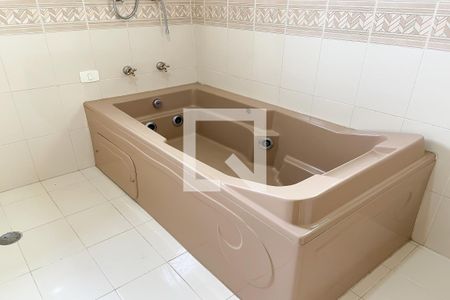 Casa à venda com 213m², 3 quartos e 3 vagas Casa à venda com 213m², 3 quartos e 3 vagasBanheiro da Suíte 2