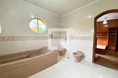 Casa à venda com 213m², 3 quartos e 3 vagas Casa à venda com 213m², 3 quartos e 3 vagasBanheiro da Suíte 2