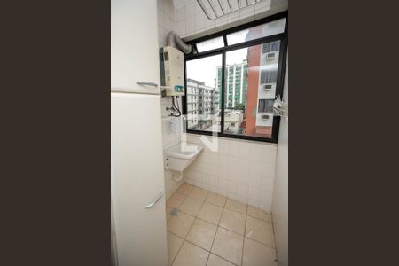 Apartamento à venda com 77m², 3 quartos e 1 vagaÁrea de Serviço