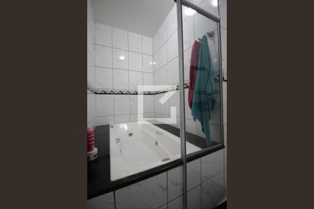 Casa à venda com 450m², 4 quartos e 3 vagasBanheiro da Suite