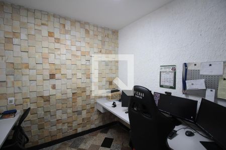 Casa à venda com 450m², 4 quartos e 3 vagasEscritório 1