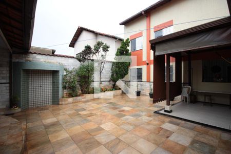 Casa à venda com 450m², 4 quartos e 3 vagasArea Externa