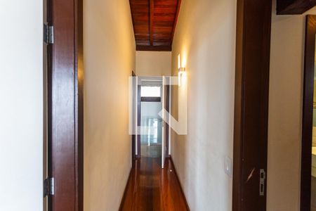 Corredor de casa à venda com 4 quartos, 400m² em Mangabeiras, Belo Horizonte