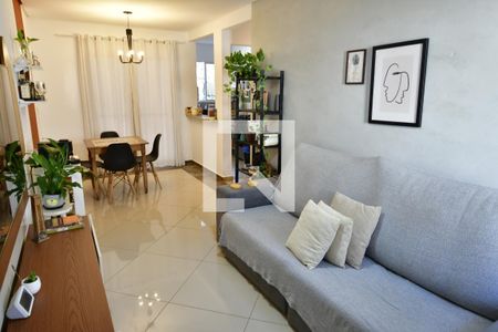 Sala de casa de condomínio para alugar com 2 quartos, 81m² em Chácara Primavera, Campinas