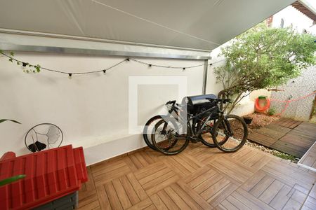 Casa de condomínio para alugar com 81m², 2 quartos e 1 vagaQuintal