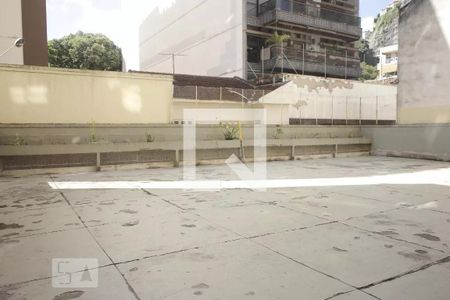 Apartamento à venda com 71m², 2 quartos e 1 vagaÁrea comum