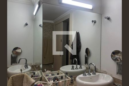 Apartamento à venda com 181m², 4 quartos e 3 vagas Apartamento à venda com 181m², 4 quartos e 3 vagasBanheiro