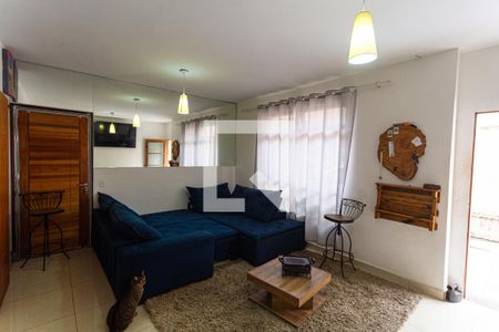 Sala de casa à venda com 3 quartos, 120m² em Santa Efigênia, Belo Horizonte