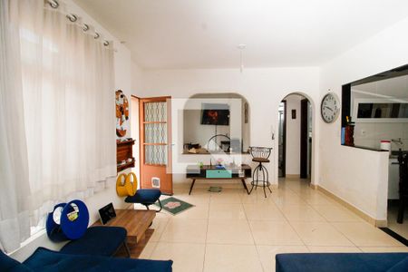 Casa à venda com 120m², 4 quartos e 3 vagasSala