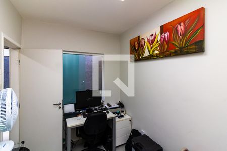 Casa à venda com 120m², 4 quartos e 2 vagasQuarto de Serviço