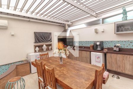 Casa de condomínio à venda com 205m², 3 quartos e 3 vagasChurrasqueira