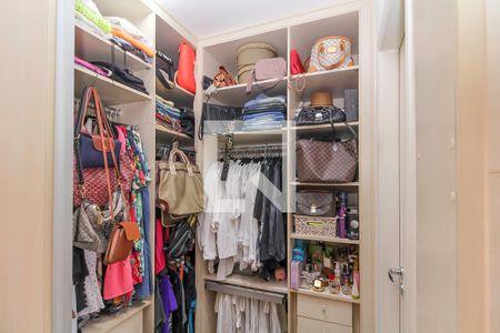 Casa de condomínio à venda com 205m², 3 quartos e 3 vagasCloset da Suíte