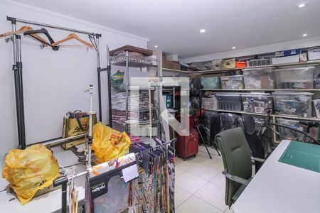 Casa de condomínio à venda com 205m², 3 quartos e 3 vagasDepósito